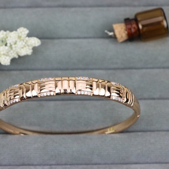 Elegant Rose Gold Bangle with Textured Design and Crystal Accents, XPBL0504 - Picture 10 of 12